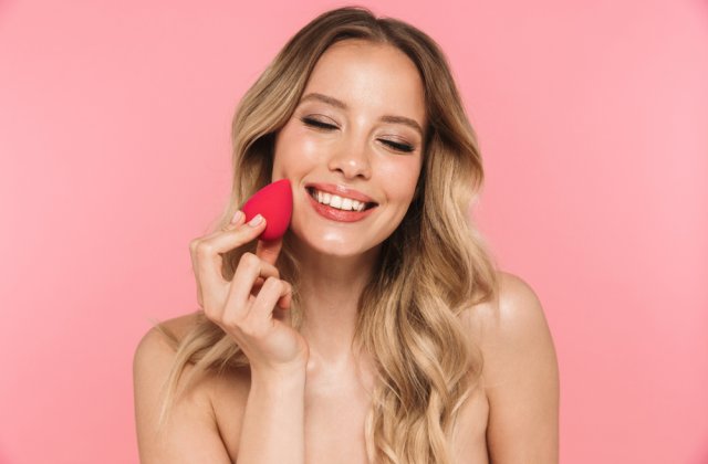 4 metode simple și ușoare pentru a curăța un beauty blender