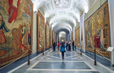 Italia vrea să redeschidă muzeele, dar să prelungească starea de urgență