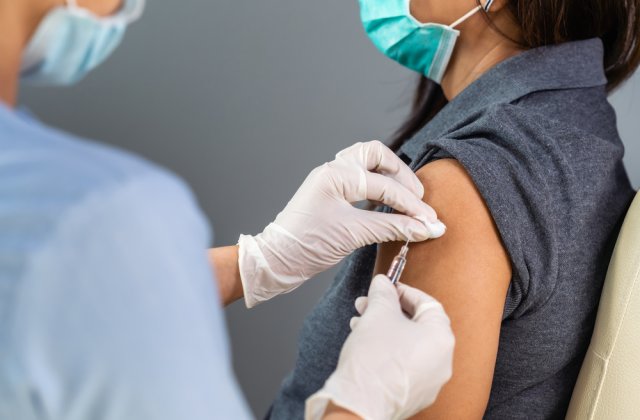 O supraviețuitoare a gripei spaniole, &icirc;n v&acirc;rstă de 101 ani, a fost vaccinată anti-COVID: &bdquo;A fost doar un alt vaccin&rdquo;
