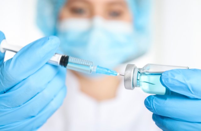 Peste 200.000 de persoane sunt programate pentru a doua etapă a vaccinării