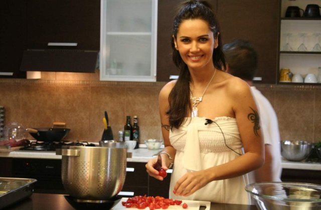 Zavoranca ataca: &#39;Moni, dansezi ca un barzaune&#39;