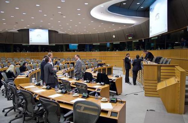 Parlamentul European: Dreapta pledeaza pentru prezenta crucifixelor in scoli