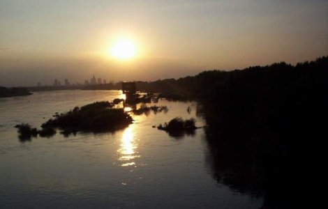 Cod portocaliu de inundatii, de miercuri noapte, in sase judete