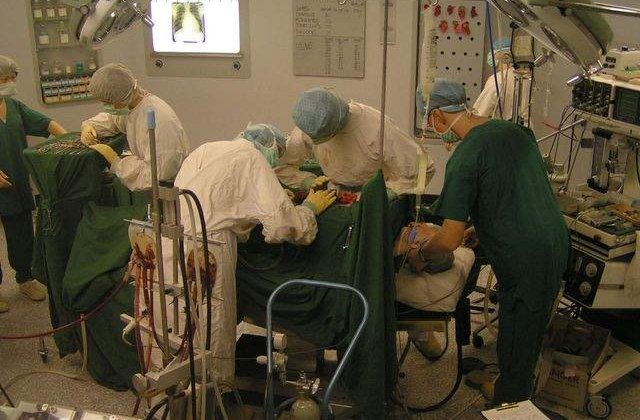 Cati romani isi pierd viata in asteptarea unui transplant