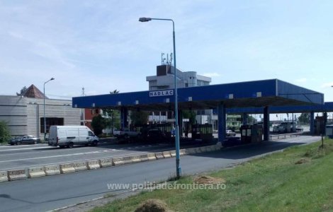 Poliţiştii de frontieră din Arad au prins 18 migranţi care încercau să iasă ilegal din ţară