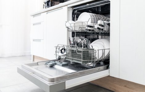  Top  Cum să îți menții curată mașina de spălat vase în doar 3 pași simpli