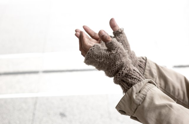 CEDO a condamnat Elveţia pentru că a aplicat o amendă mare unei cerşetoare din România