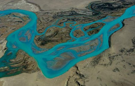 Fara cuvinte: Terra vazuta de sus