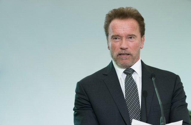 VIDEO Actorul Arnold Schwarzenegger s-a vaccinat anti-Covid