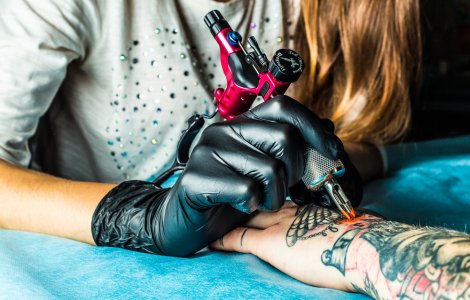 Top  7 părți ale corpului pe care nu trebuie să-ți faci niciodată un tatuaj