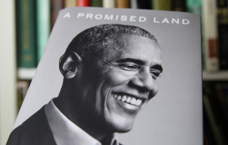 Cartea "Pământul Făgăduinţei" semnată de Barack Obama, scoasă la licitație