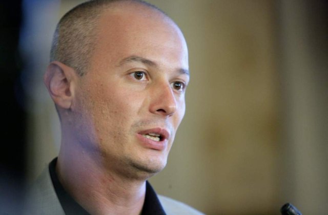 Radu Stroe si fiul lui Prigoana se bat pe Colegiul lui Olteanu