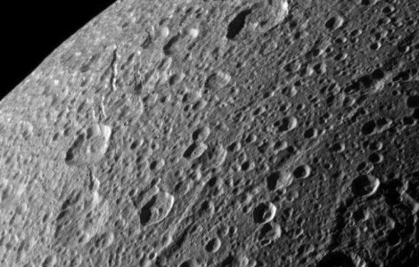 Unul dintre statelitii lui Saturn ascunde un ocean