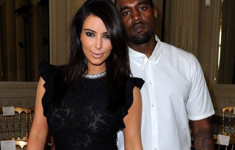 Kim Kardashian a nascut o fetita