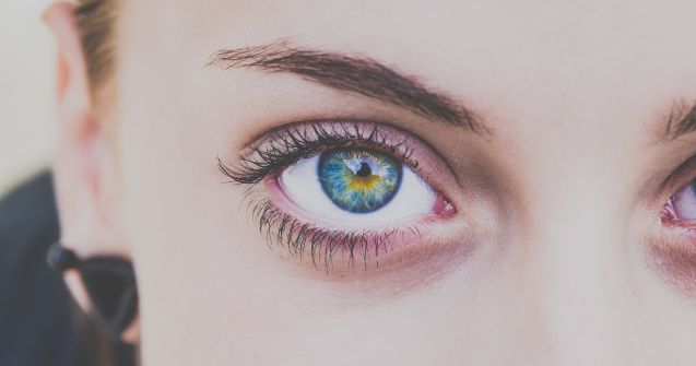  Top  Comunicarea nonverbală: Moduri în care contactul vizual îţi poate schimba viața