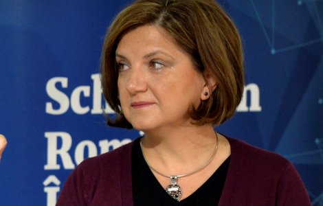 Raluca Prună: „Autoritățile stau și tolerează rețele de vaccinări paralele”