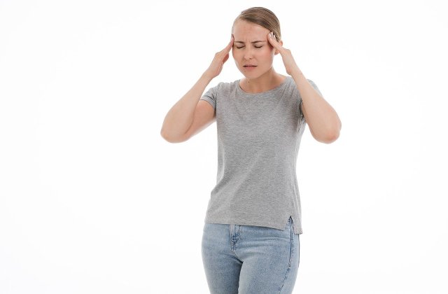 Scapă de migrene! 4 remedii naturale pentru durerile de cap care &icirc;ntr-adevăr funcționează