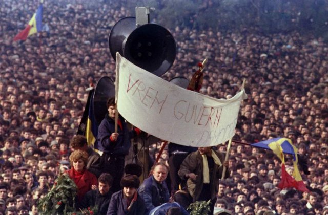 Revolutia Romana - Drumul spre libertate. Expozitie stradala dedicata lui Decembrie '89