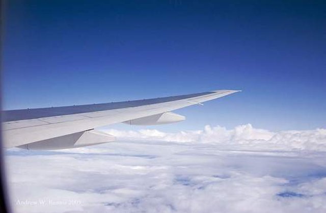 [VIDEO] Un avion al American Airlines s-a rupt in doua dupa ce a ratat pista