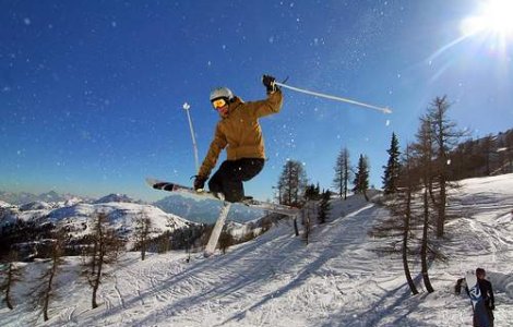 In criza, romanii se plimba la Roma si fac ski in Austria