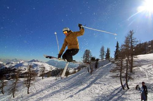 In criza, romanii se plimba la Roma si fac ski in Austria