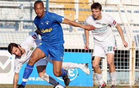 Joel Thomas a semnat cu Dinamo