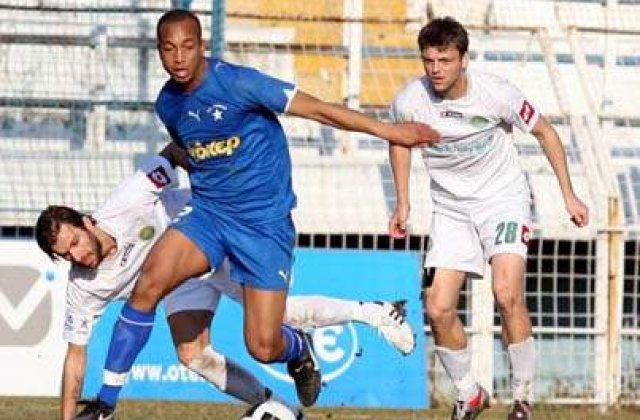 Joel Thomas a semnat cu Dinamo