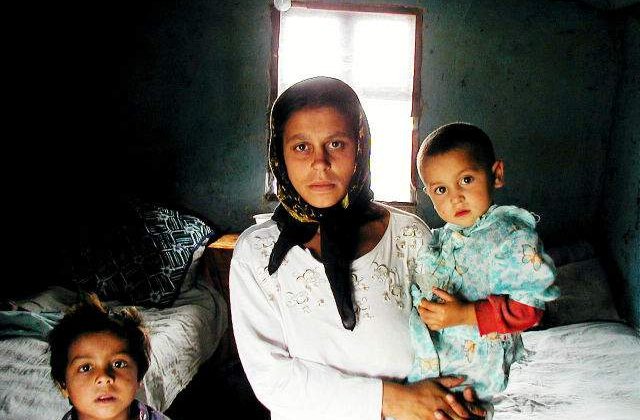 Amnesty International indeamna Romania sa puna capat evacuarii fortate a romilor