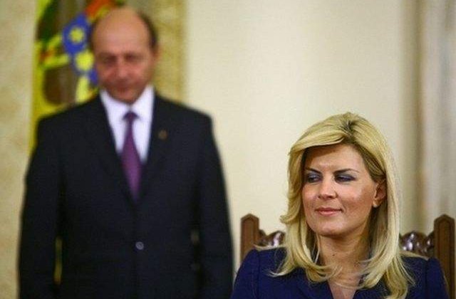 Basescu a lansat momeala: Elena Udrea, presedinte