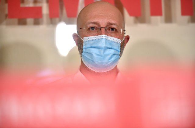 VIDEO Bădulescu, scandal la Primăria Capitalei: „Nicușor Dan e un descreierat. E o panaramă de primar”