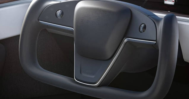 America: Investigații privind siguranța noului volan instalat de Tesla