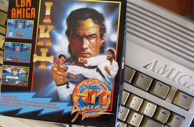 Steven Seagal patruleaza pe strazi alaturi de politisti americani