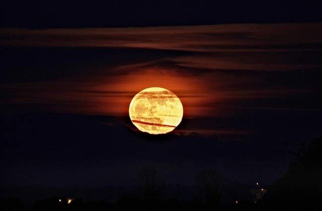 Sus pe cer... este SuperLuna! Fenomen astronomic deosebit pe 23 iunie