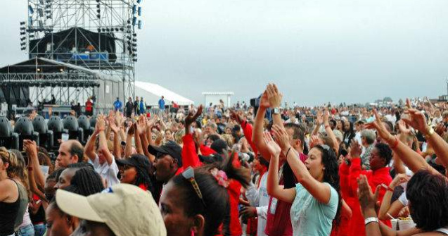 Studiu: Aplauzele sunt contagioase