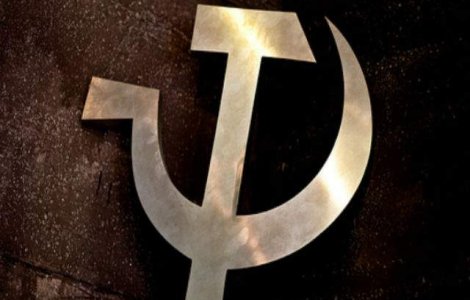 Simbolurile comuniste si naziste, interzise permanent in Letonia
