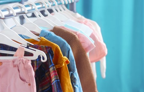 Magazin din Capitală cu hăinuţe şi jucării gratuite pentru copiii nevoiași