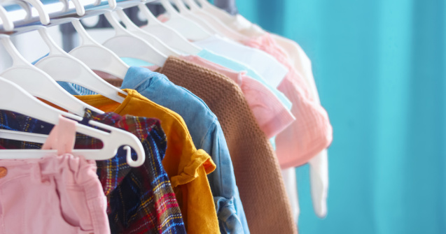 Magazin din Capitală cu hăinuţe şi jucării gratuite pentru copiii nevoiași