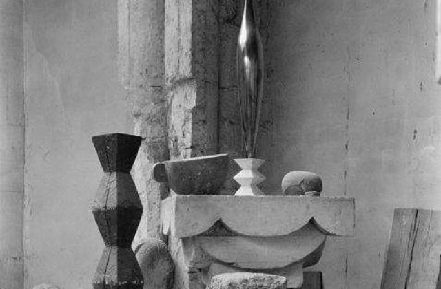 Constantin Brancusi, in topul celor mai bine vanduti artisti ai anului 2009