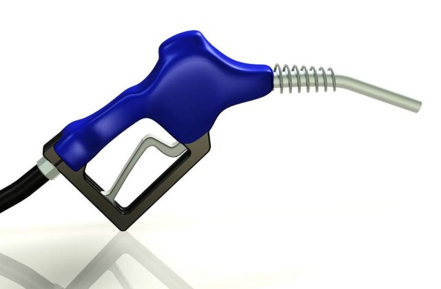 Cu cat s-au scumpit carburantii la pompele Petrom si Rompetrol