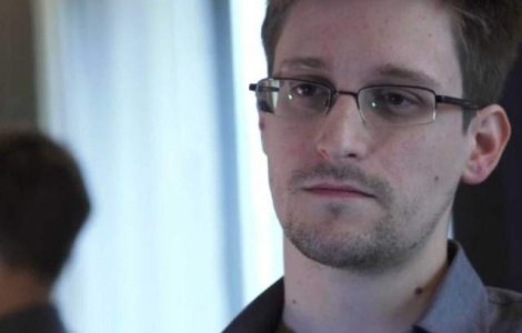 Washington Post: Edward Snowden a fost inculpat in SUA pentru spionaj