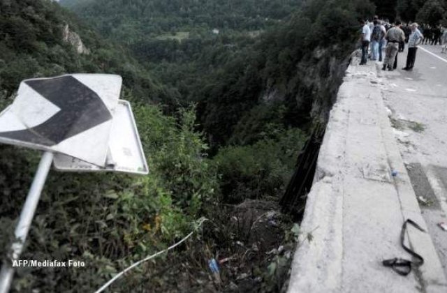 [UPDATE] Bilantul accidentului din Muntenegru a ajuns la 19 morti, toti romani