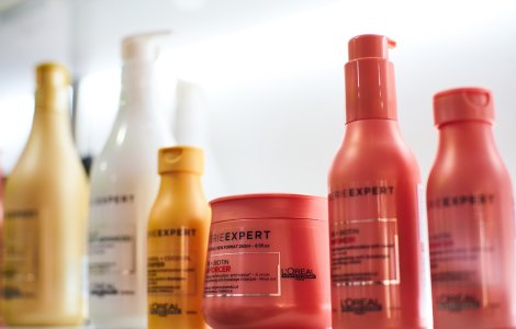  Top  3 produse cosmetice pe care dermatologii nu le recomandă