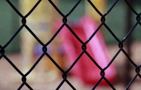 Hunedoara: Un bărbat a fost reținut după ce a lovit brutal un copil