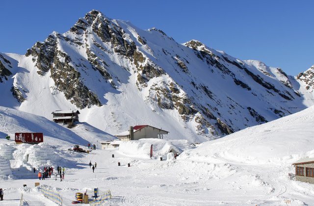 Sibiu: Singurul mijloc de transport spre Bâlea Lac este blocat din cauza vremii nefavorabile