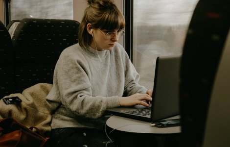 UNSR: Nu se pot face economii de pe urma studenţilor