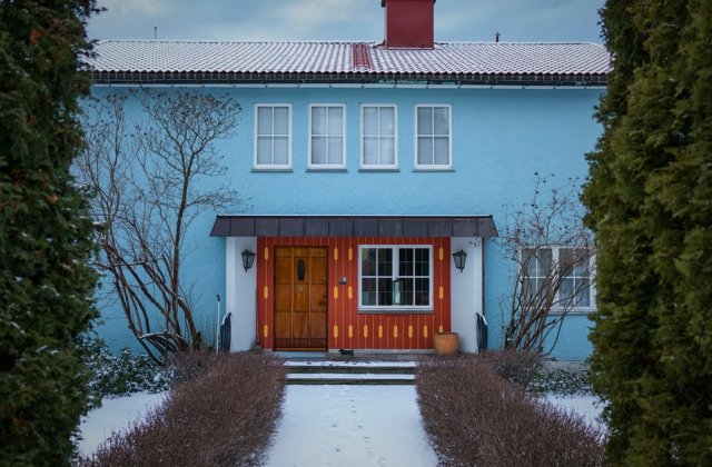 Cum să rămâi în siguranță atunci când te muți la casă