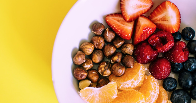  Top  Regim sănătos și echilibrat: 3 tipuri de gustări pentru consumul dintre mese