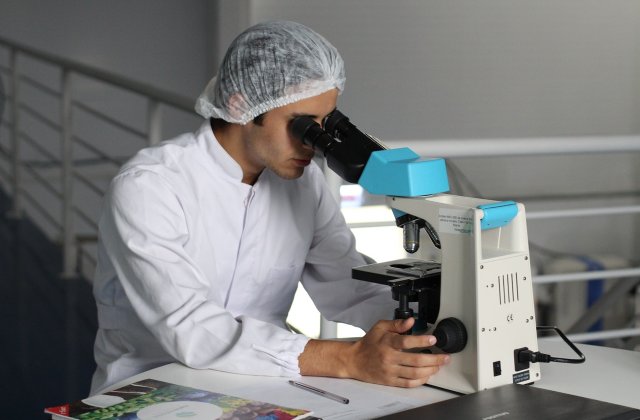 Un expert OMS din China pune la &icirc;ndoială fiabilitatea informaţiilor serviciilor secrete americane