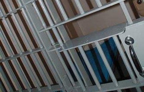 A jefuit un magazin doar ca sa nu fie nevoit sa faca Revelionul cu nevasta