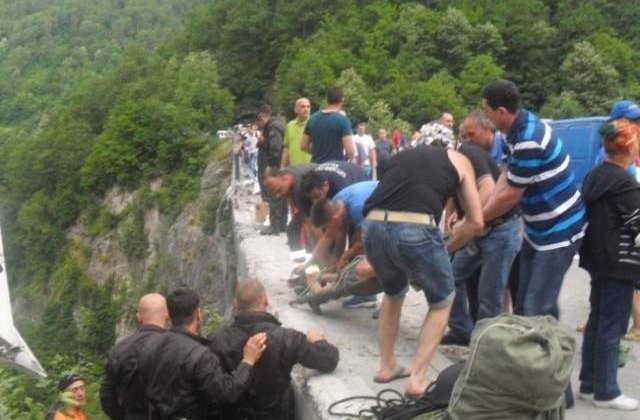 Guvernul a decretat ziua de miercuri drept zi de doliu national